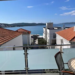 apartments-cavar-trogir.splithotels.org/
