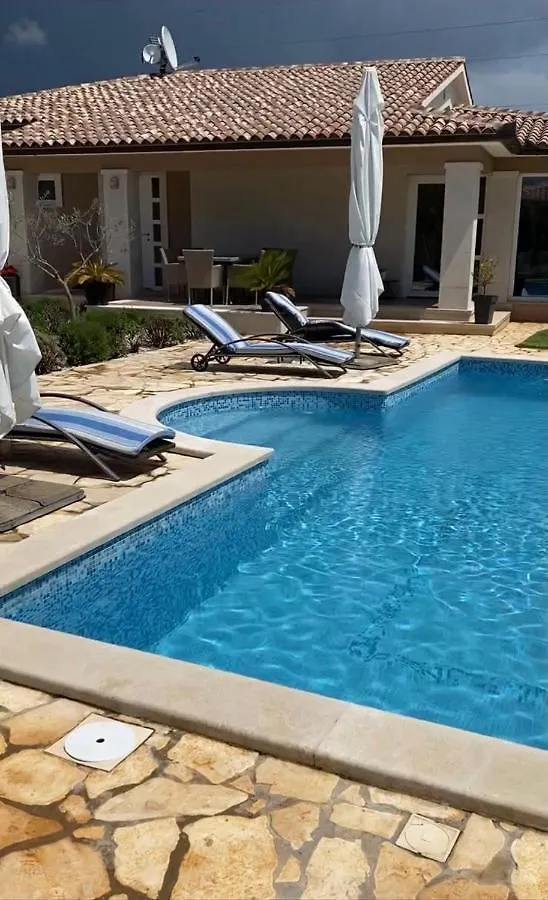 Villa Zafirah Pula